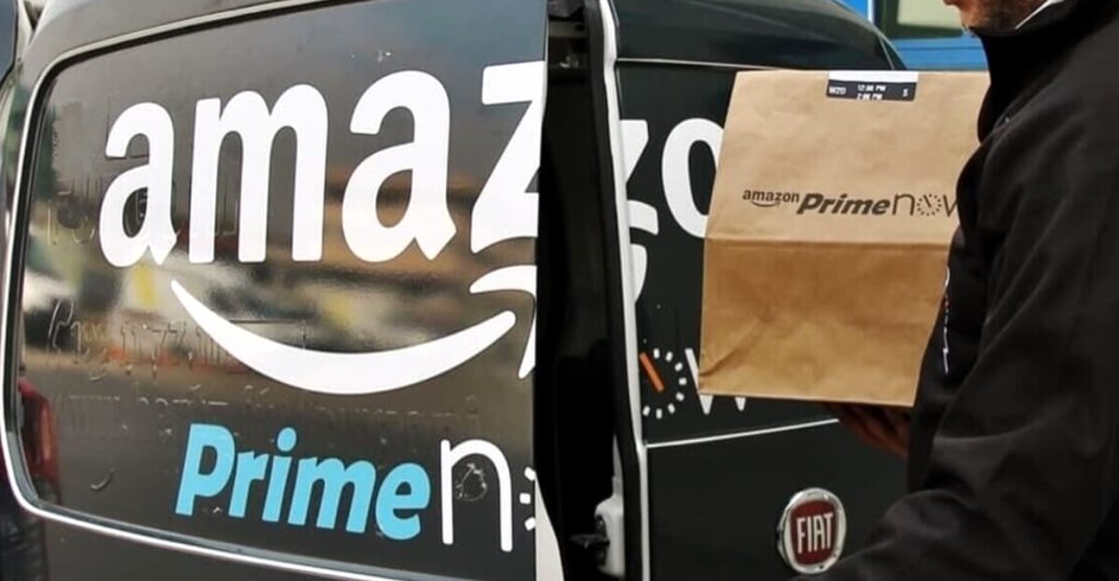 Ruba da un furgone Amazon, preso il responsabile