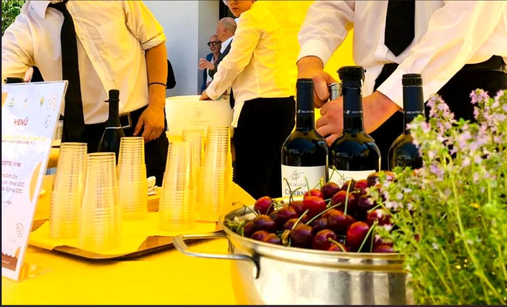 Festa della Ciliegia Sandra a Pianezze, stand gastronomico sempre aperto