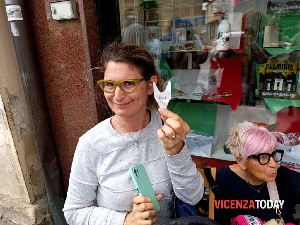 Lr Vicenza - Avellino, tifosi in fila per un biglietto