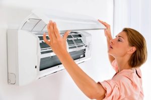 Pulire e igienizzare il condizionatore: come e quando va fatto