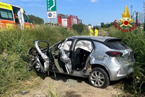 Esce di strada con l’auto in A4, ferito il conducente