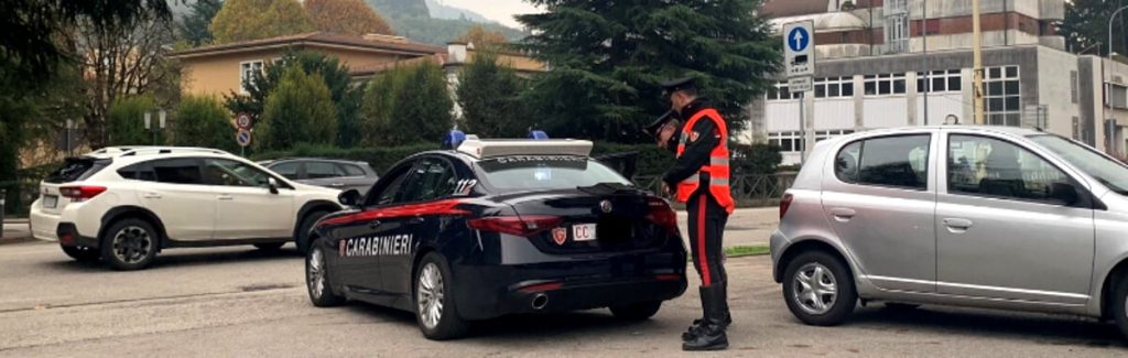 Tenta di derubare i dipendenti della conceria: sorpreso dal titolare