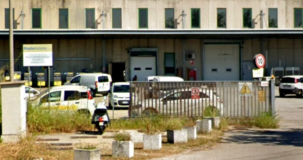 Tentato furto alle Poste, ladri messi in fuga dalla polizia