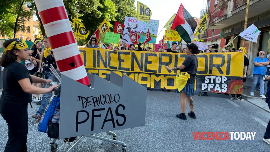 «Inceneritori e Pfas? No al connubio mortifero»