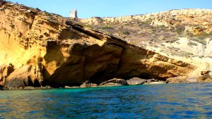 Tragedia in Sicilia, 13enne muore in vacanza mentre faceva il bagno a mare