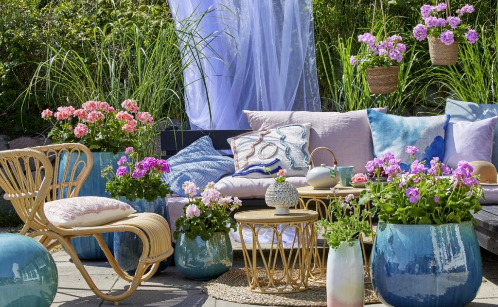 Come arredare un piccolo giardino o terrazzo: le novità più belle
