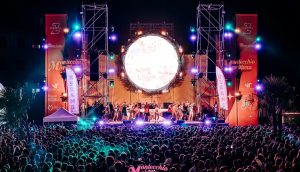 Montecchio Marittima all'ex Boom, la grande festa in spiaggia che infuoca l'estate