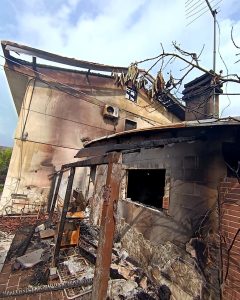 Casa distrutta dalle fiamme, dal Comune un appello di solidarietà