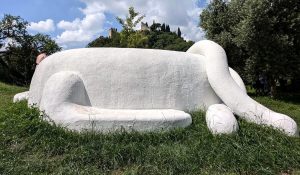 Fratelli Dalla Via, spettacolo al Pigrotto, la scultura gigante