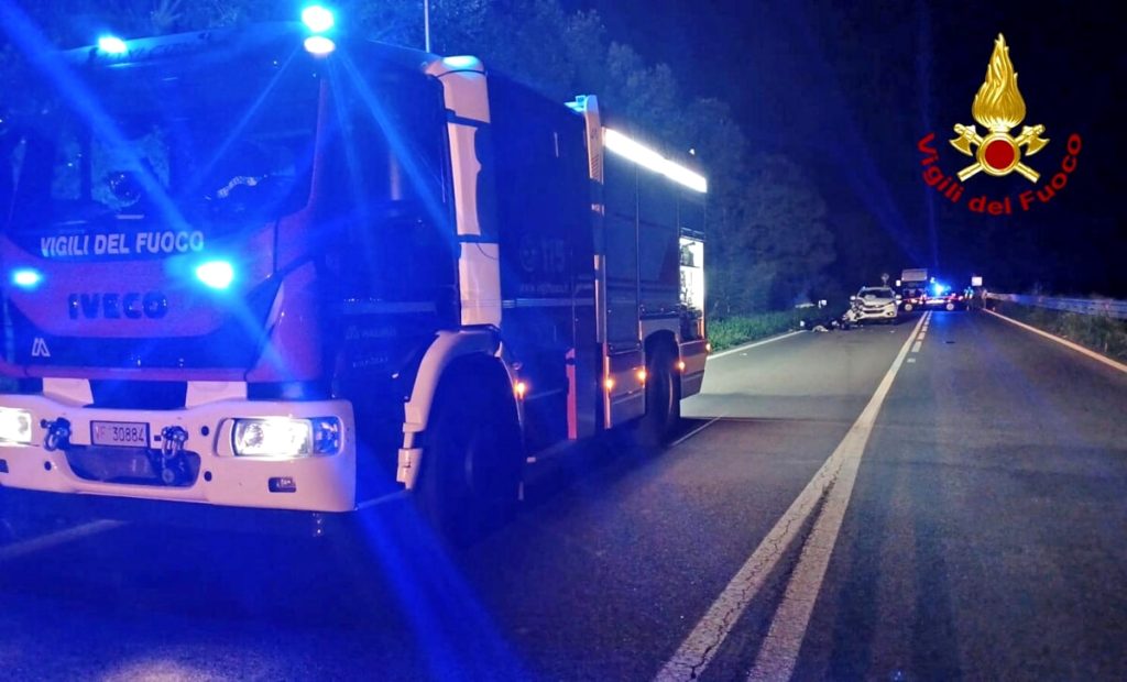 Schianto tra una moto e uno scooter, muore 41enne
