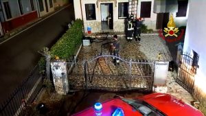 Fiamme dalla cucina, probabile corto di un elettrodomestico