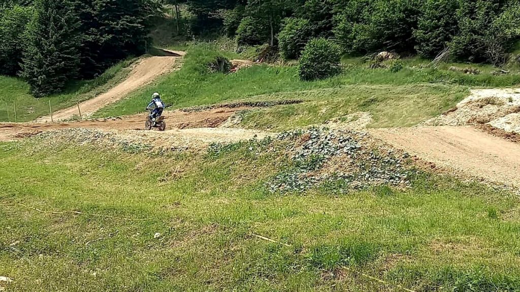 Brutta caduta durante l'allenamento di motocross, 12enne in ospedale