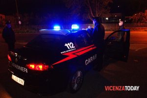 Ubriaco innesca la rissa in albergo e poi si scaglia contro i carabinieri: arrestato