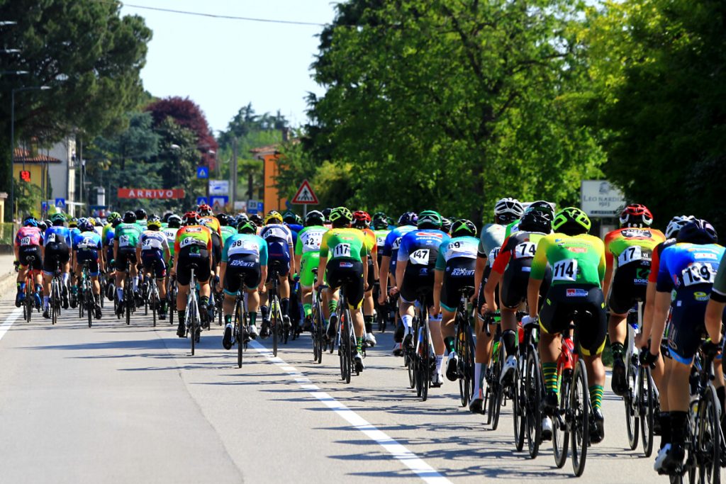 Ciclismo, Giro del Veneto juniores: partenza di tappa a Cartigliano nel ricordo di Venzo