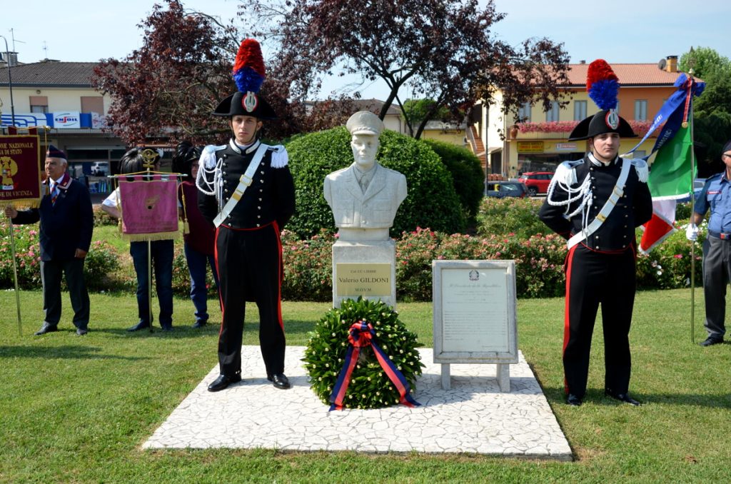 Cerimonia in ricordo del colonnello Valerio Gildoni, perse la vita nell'adempimento del proprio dovere