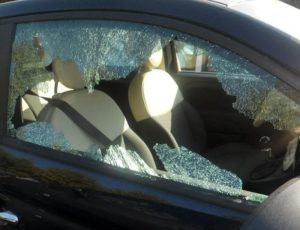 Furti a raffica nelle auto in sosta, in carcere i due responsabili