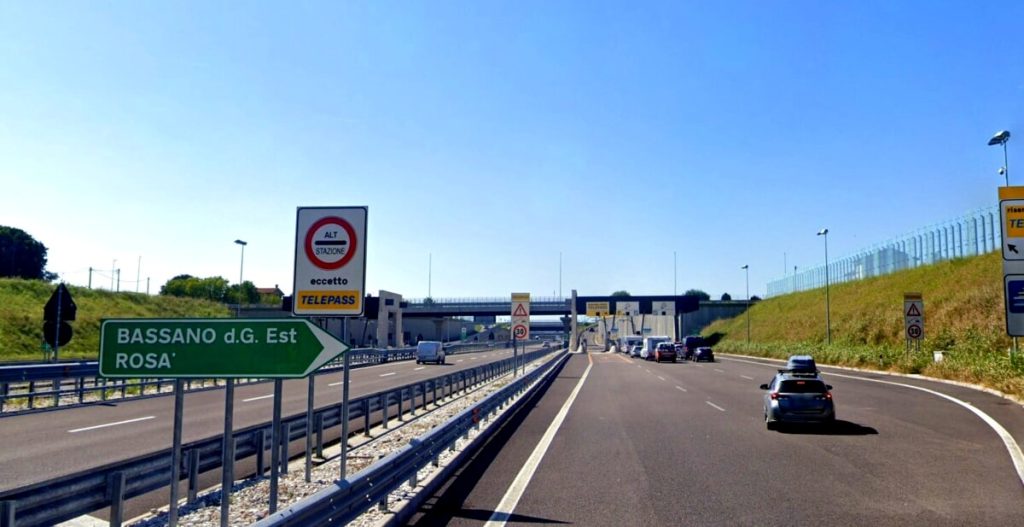 Controllato a bordo dell’autovettura all'uscita del casello e arrestato dalla polizia di Stato