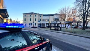 Maltrattamenti alla compagna, 22enne viola il divieto di avvicinamento: arrestato dai carabinieri