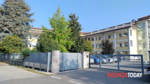Vessazioni contro un anziano ospite? Querelata una operatrice. Ma la Sant'Antonio precisa: «Nessun riscontro»