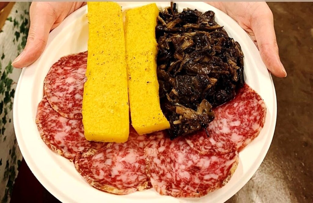 Festa della Sopressa a Villabalzana con ricco stand gastronomico