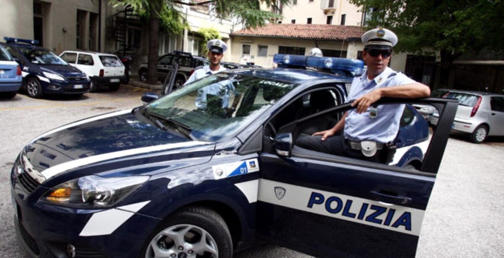 Incidente mortale in via del Sole, motociclista perde la vita: la Polizia locale cerca testimoni