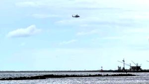 Si tuffa in acqua e non riemerge: inutili i soccorsi, morto un ragazzo
