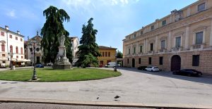 Spacciava in pieno centro, 31ennne aggredisce i poliziotti: fermato con lo spray al peperoncino