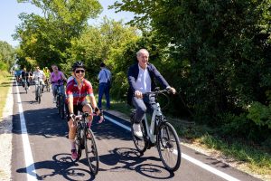 Inaugurata la pista ciclo-pedonale Treviso-Ostiglia, Zaia, “Un tracciato di 89km che simboleggia la pace" (VIDEO)