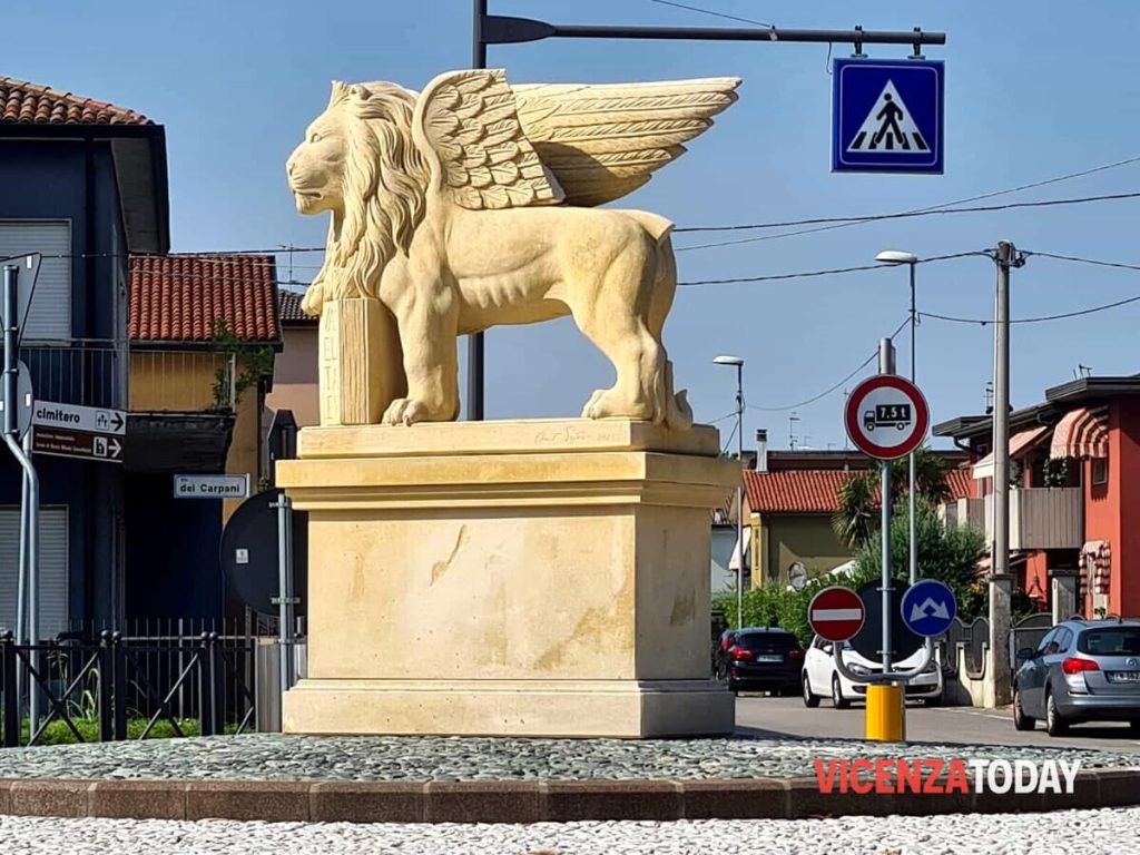 Statua del Leone di San Marco vandalizzata, identificato il responsabile