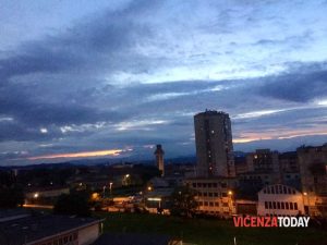 Meteo, le previsioni per il weekend: cielo nuvoloso, precipitazioni sparse