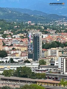 Svelato in anteprima il murale dedicato al grande Pablito  sulla facciata della Torre Everest di Vicenza: tutta la cittadinanza è invitata