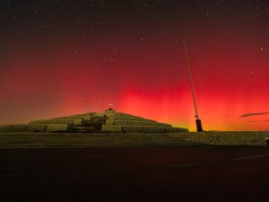 Aurora boreale straordinaria nel vicentino, perchè il cielo si colora così