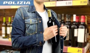 Rubano al bar una bottiglia di Sassicaia da 1600 euro, denunciati due giovani
