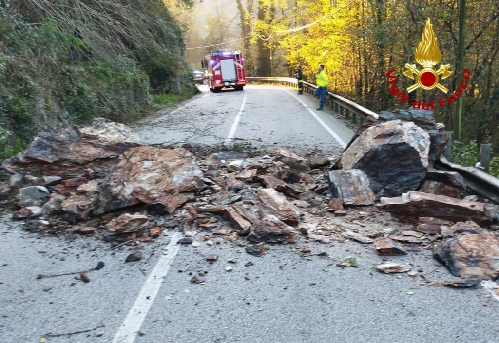Frana la montagna, chiusa la strada del Pasubio