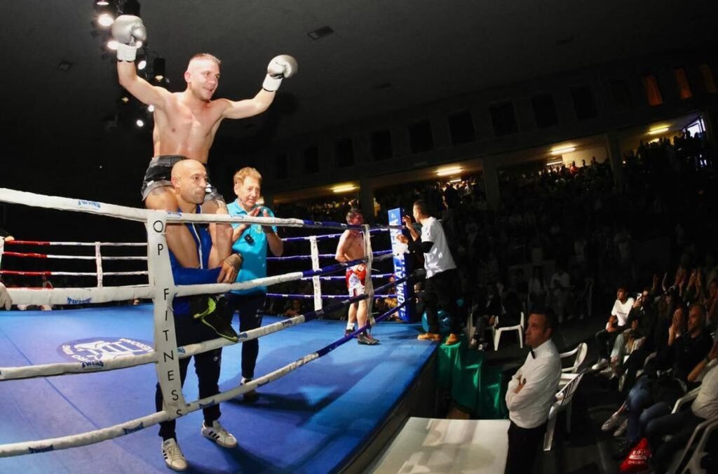 Luca Rigoldi saluta la boxe a soli 31 anni: "Mi fermo perché le botte fanno male"