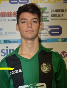Calcio in lutto, giovane difensore vinto dalla malattia a soli 25 anni