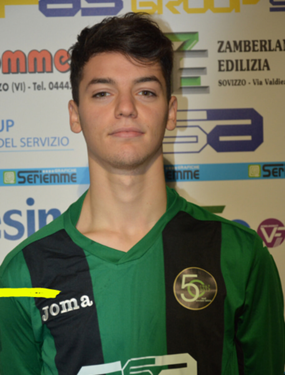 Calcio in lutto, giovane difensore vinto dalla malattia a soli 25 anni
