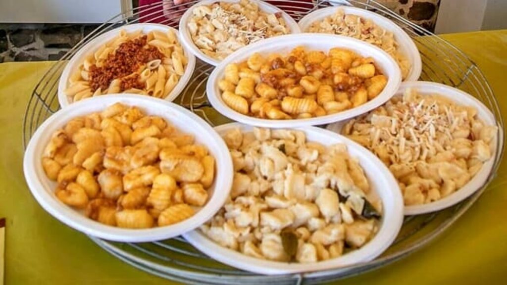 Festa dei Maruni ad Alvese di Nogarole, tradizione e ricco stand gastronomico con piatti tipici