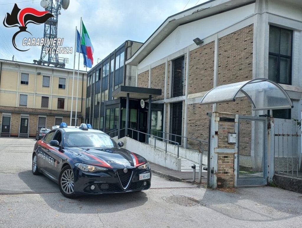 Blitz dei carabinieri in un appartamento, in carcere tre spacciatori