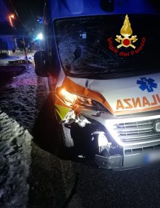 Investito da un’ambulanza, pedone perde la vita