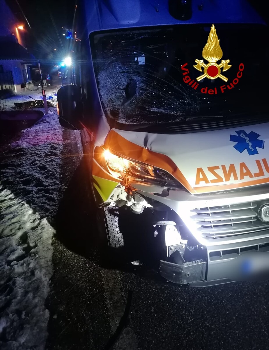 Investito da un’ambulanza, pedone perde la vita