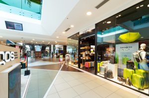 Il Centro Commerciale di Bassano del Grappa compie 15 anni: grande festa con musica, quiz e dolci sorprese