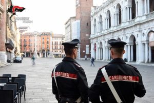 L'anziana madre non risponde al telefono, figlia fuori regione chiede aiuto ai carabinieri