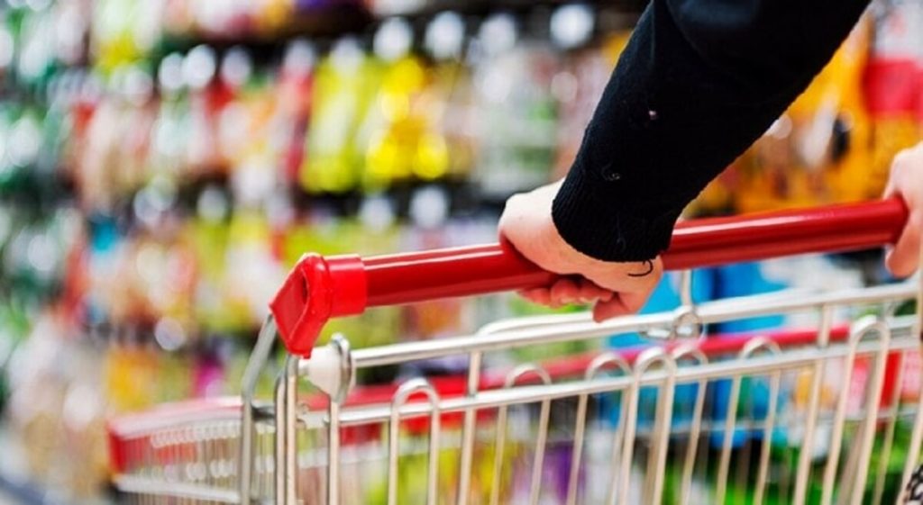 Spesa "salata": gli aumenti dei prezzi al supermercato