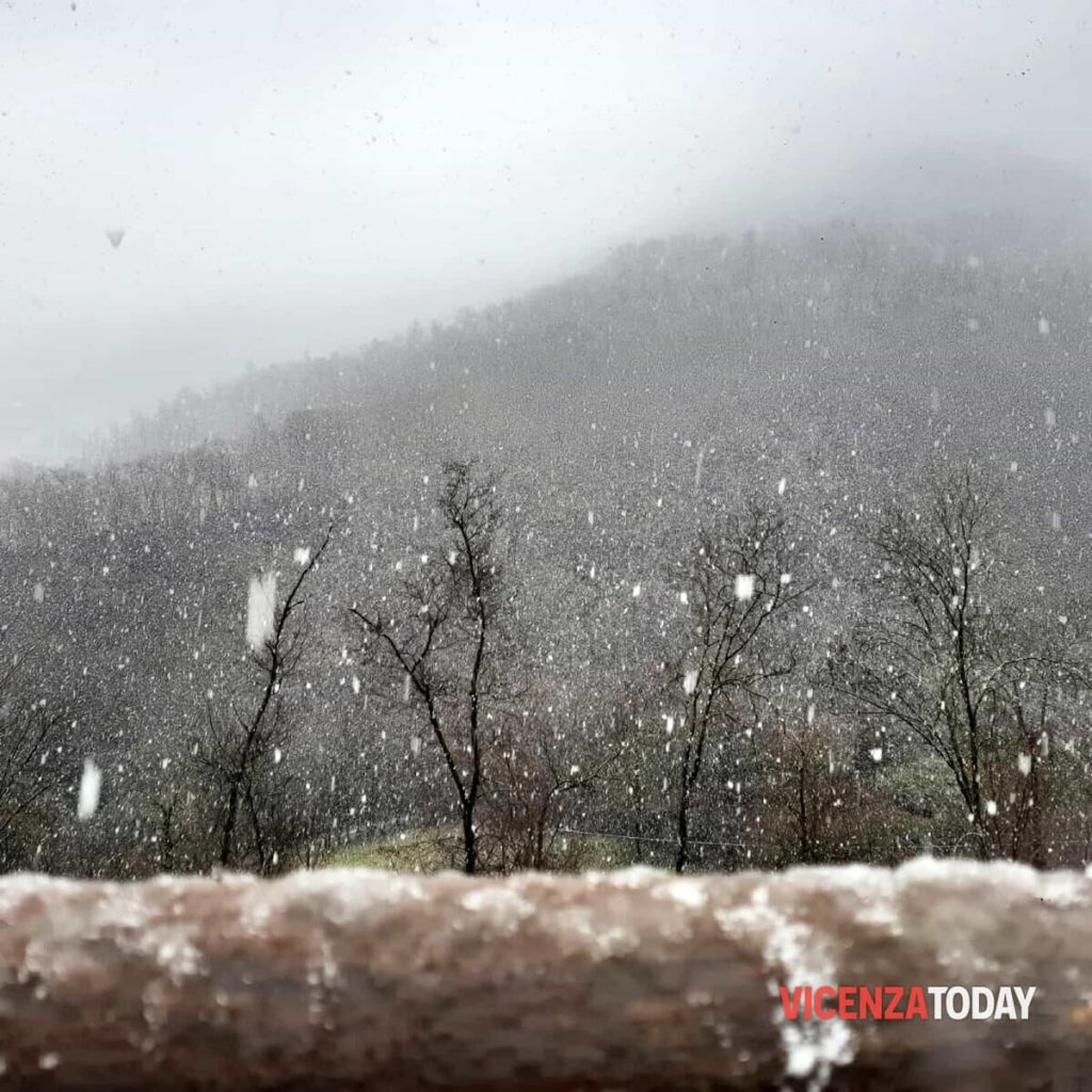 Possibili nevicate, stato di attenzione anche in città: Amcps, pronta con 5mila quintali di sale