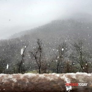 Possibili nevicate, stato di attenzione anche in città: Amcps, pronta con 5mila quintali di sale