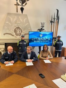 "Furbetti" dei rifiuti, 30 violazioni in 14 giorni: "Tolleranza zero"