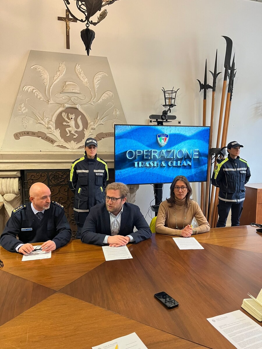 "Furbetti" dei rifiuti, 30 violazioni in 14 giorni: "Tolleranza zero"