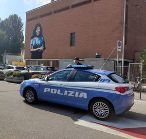 Sevizie al figlio neonato in ospedale, padre scoperto e arrestato