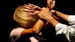 Maltrattamenti su moglie e figli e violazione dell'allontamento dalla casa familiare: arrestato